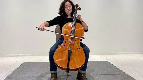 14 yaşındaki Türk çellist ABD'de uluslararası müzik yarışmasında birinci oldu