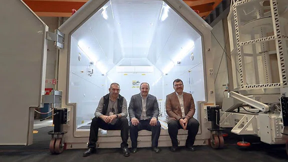 İMECE uydusuna "yürüyen temiz oda"