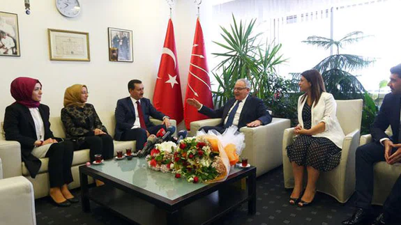 Siyasi Partiler Arasında Bayramlaşma