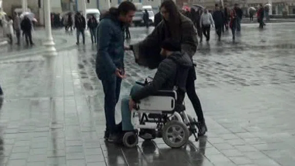 Engelli Vatandaştan Örnek Davranış