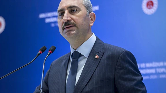 Adalet Bakanı Gül: Adalet Bakanının hakim, savcı cübbesi yoktur