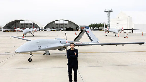 Türk savunma sanayisinin Cumhuriyet'in 100. yılına armağanları: BAYRAKTAR TB3 ve KIZILELMA