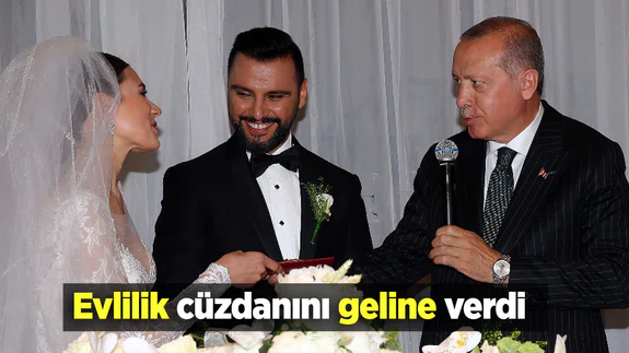 Evlilik Cüzdanını Geline Verdi