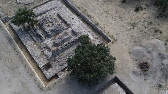 Alexandria Troas'da 2 bin yıllık altar bulundu