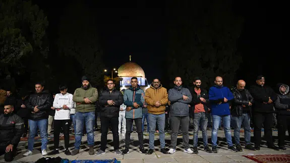 Mescid-i Aksa'da ilk teravih namazı