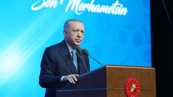 Cumhurbaşkanı Erdoğan sağlık çalışanlarına müjdeleri açıkladı