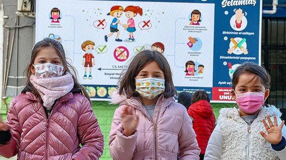 Yeni normalleşme süreciyle okullarda yüz yüze eğitime başlandı