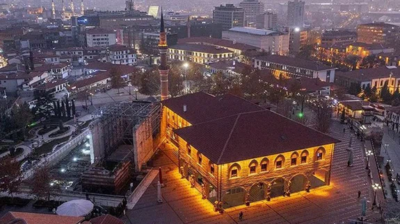 Hacı Bayram-ı Veli Camisi ve çevresi FPV dronla görüntülendi