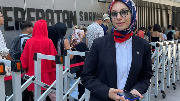 Gençler, "GNS" ile İstanbul'u gezmenin sefasını sürüyor