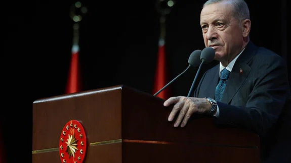 "Önceliklerimizin en başında Türkiye'yi darbe anayasasından kurtarmak var"