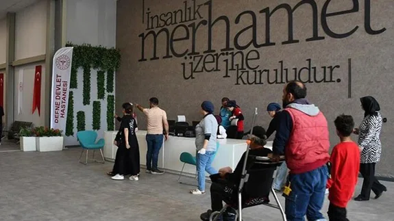 Defne Devlet Hastanesi, çalışanlarından da "tam not" aldı