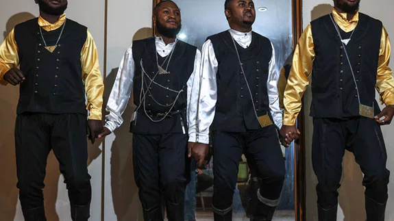 Afrikalıların kıvraklığı horon ile birleşti