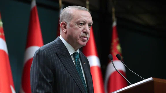"Türkiye'yi dünyanın önemli batarya üretim merkezlerinden biri yapmakta kararlıyız"