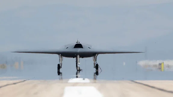 İnsansız savaş uçağı ANKA-3 ilk kez piste çıktı, uçuşa hazırlanıyor