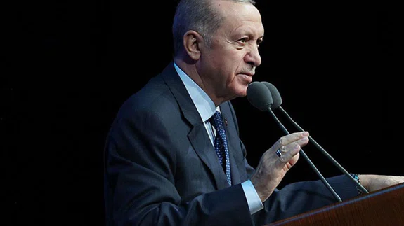 "Zulüm karşısında susanlar da en az zalimler kadar akan kana ortaktır"