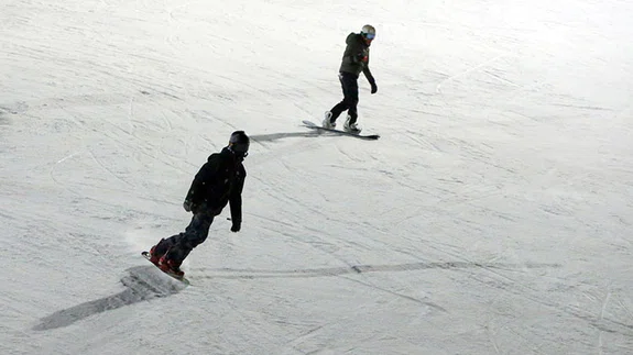 Palandöken'e gelen turistlerden 'gece kayağı'na yoğun ilgi