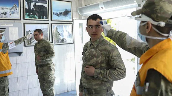 TSK'dan koronavirüs ile mücadelede göz dolduran başarı