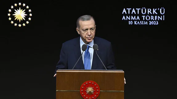 "Gazze'de bütün dünyanın gözü önünde bir insanlık suçu yaşanıyor"