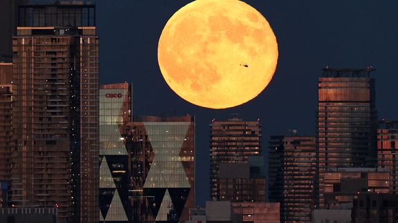 İşte dünyadan dolunay manzaraları