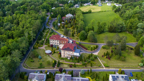 FETÖ elebaşı Pensilvanya’daki yeni evinden çıkarken görüntülendi