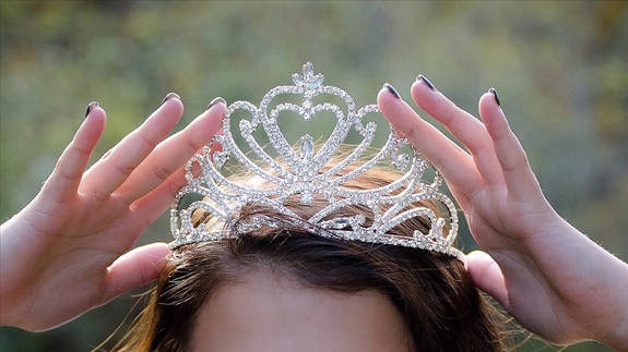 Güzellik yarışmaları, kadınlar üzerinde güzellik baskını üretmeyi sürdürüyor