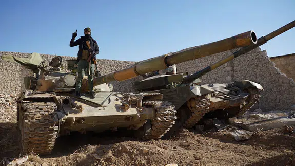 Suriyeli Türkmenler Tel Rıfat'a mehter marşıyla girdi