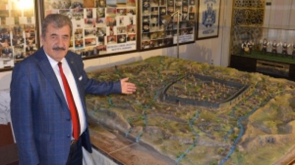 1800'lü Yılların Erzurum'unun Dev Maketini Yaptı