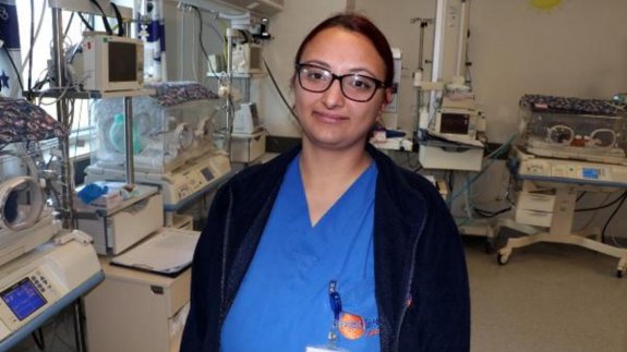 Depremde Kuvözdeki Bebeklere Koştular