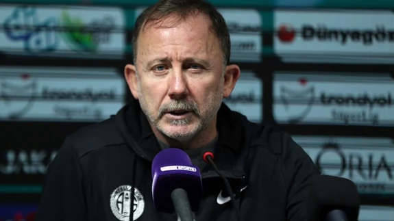 Sergen Yalçın’dan Şampiyonluk Tahmini: Beşiktaş 3. Sırada, Galatasaray Şampiyon!