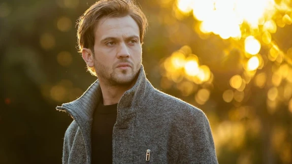 Kızıl Goncalar’dan Deha’ya Transfer, Selen Kurtaran Hazal Komiser Rolünde İzleyiciyi Şaşırtacak!