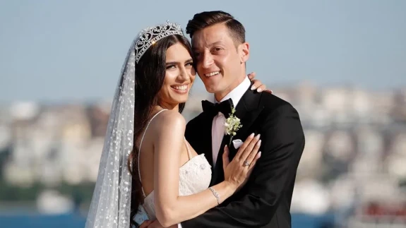 Amine Gülşe'den Mesut Özil iddialarına nokta!