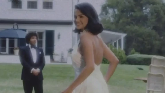3 Gelinlik, 170 Konuk ve Sonsuz Aşk, İşte Selena Gomez’in Gelinlikleri