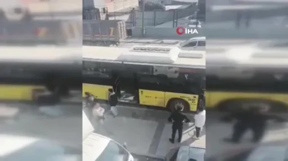 İETT otobüsünde gün ortasında bıçaklı vahşet!