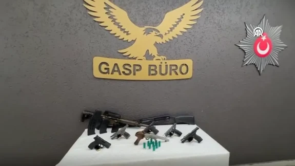 Silahlı pozlar sosyal medyada, operasyon sahada: Ankara’da 23 gözaltı!