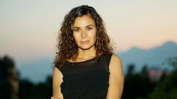 Uyuşturucu operasyonunda 'Bahar' dizisi setinde kriz: Hatice Aslan’dan Demet Evgar’a destek!