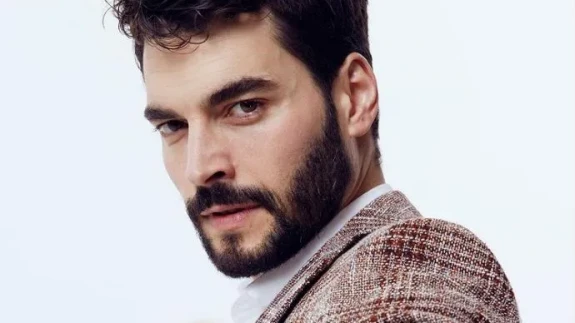 Veliaht’ın başrolü Akın Akınözü’nden duygusal anma!