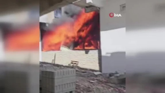 Diyarbakır’da yapımı süren binada yangın: Alevler gökyüzüne yükseldi!