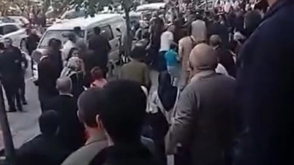 Düğün dakikalar içinde kaosa döndü! O anlar kameraya yansıdı