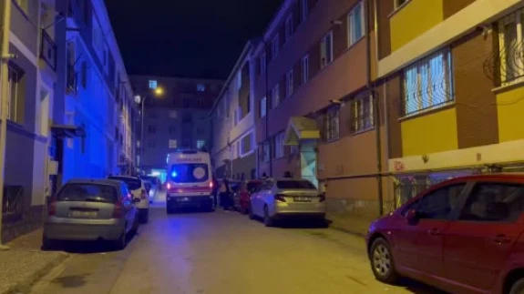 Kötü koku ihbarı üzerine gelen ekipler, yaşlı adamı evinde ölü buldu