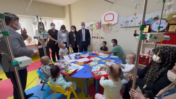 Başkan Tahmazoğlu’ndan lösemili çocuklara moral