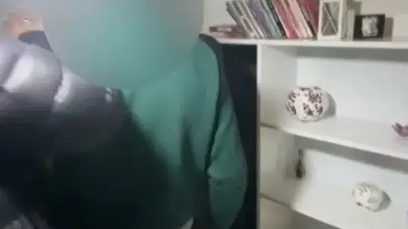 Yargıdan kaçtı, dolaptan çıkamadı: Firari zanlı filmleri aratmadı...