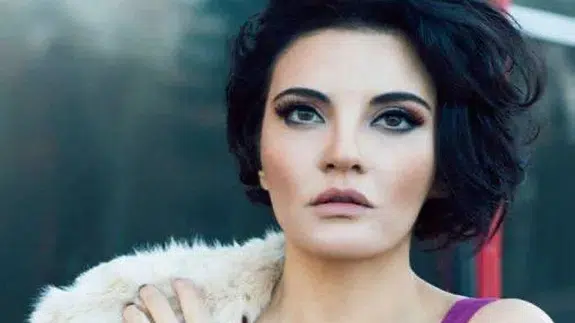 Türkan Şoray benzetmesi olay oldu... Göksel’den estetik itirafı!