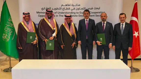 Mekke’de Türk imzası: Emlak Konut’tan tarihi atılım!