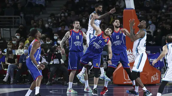 Euroleague’de gecenin en çarpıcı karşılaşması: A. Efes’in Monaco deplasmanındaki performansı...