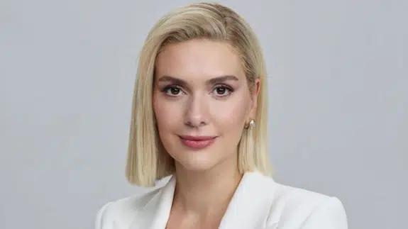 Rolünü kapıda bırakan oyuncu... Bergüzar Korel’in çifte hayatı!