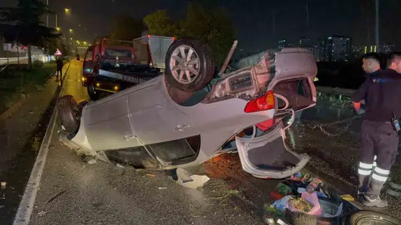 Otomobil takla attı, araç tanınmaz hale geldi: İçindekiler şaşkına çevirdi...