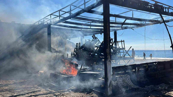 Antalya'da deniz değil, alev dalgası... Dumanlar güneşi kapattı!