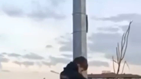 Küçük yüreklerden büyük sevgisi: Bayrak yeniden gururla dalgalandı!