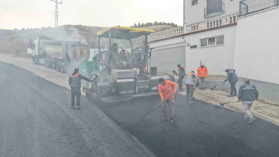 Kayseri'den kırsalda büyük asfalt hamlesi: Küpeli yenilenen yollarına kavuştu!