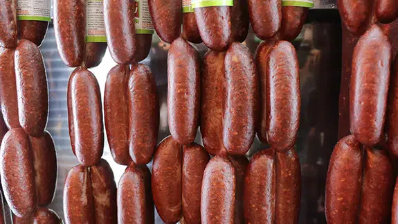 Sucuğu, peyniri, ketçabı zehir saçıyordu: Hatay’da denetim alarmı!